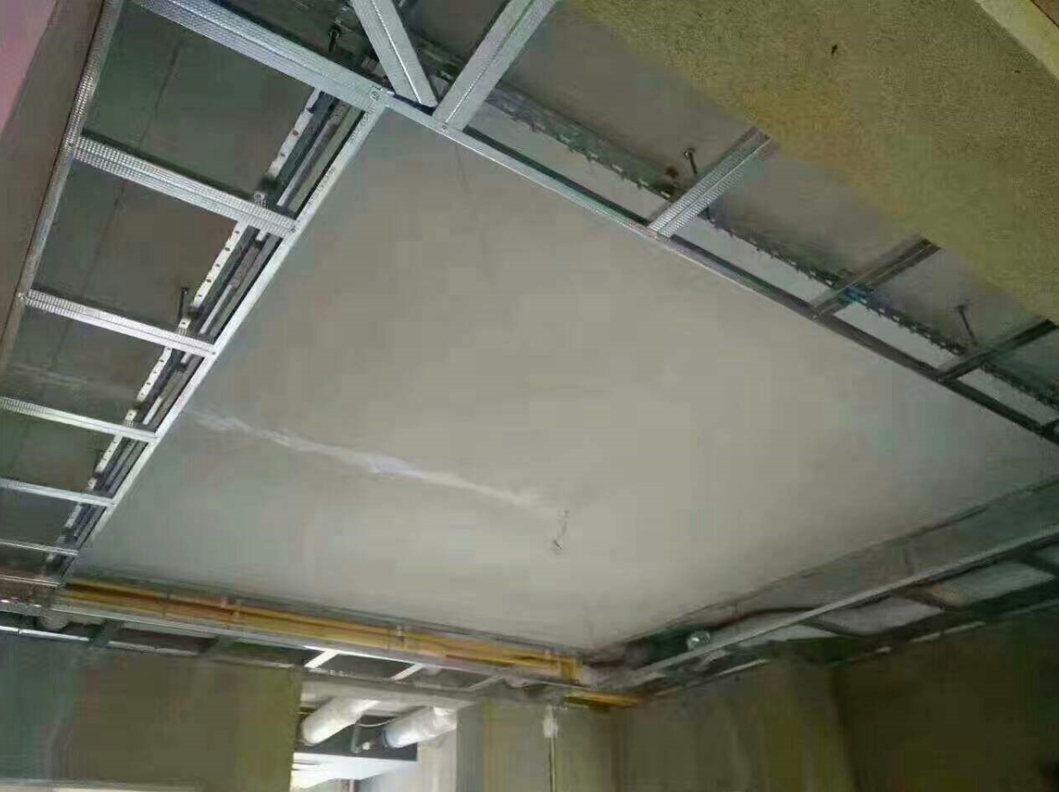 轻钢龙骨石膏板隔墙的施工工艺流程.png 轻钢龙骨石膏板隔墙的施工工艺流程.png